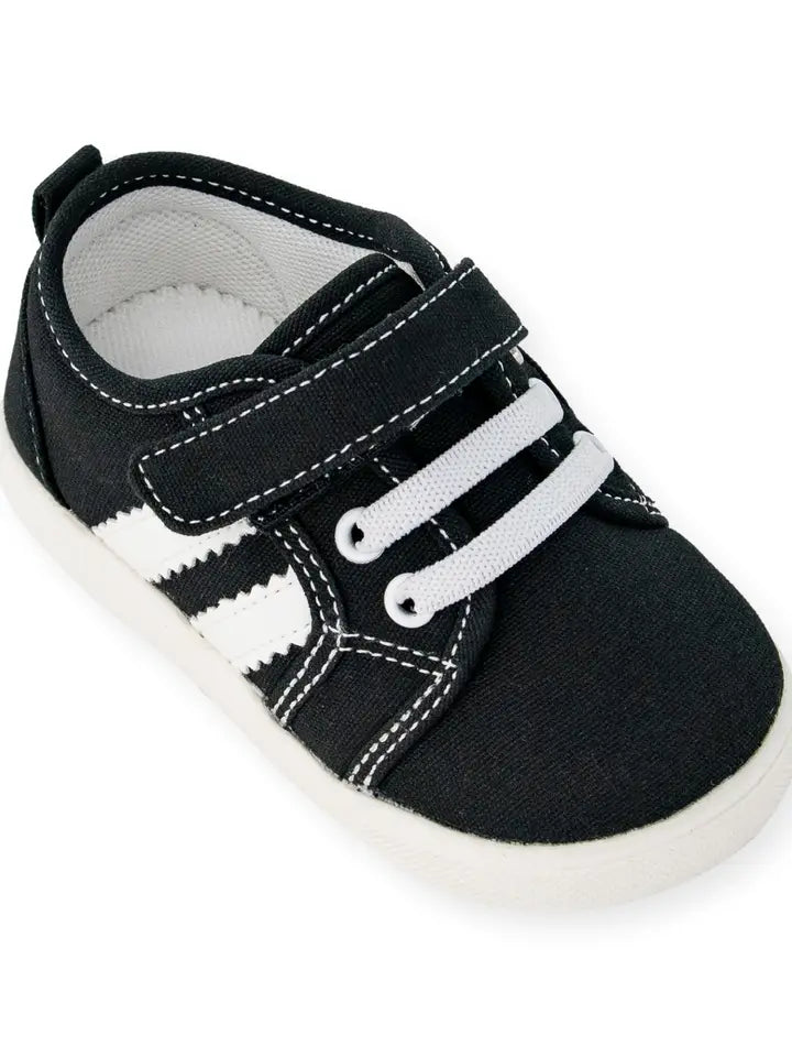 Andy Black & White Tennis Shoe