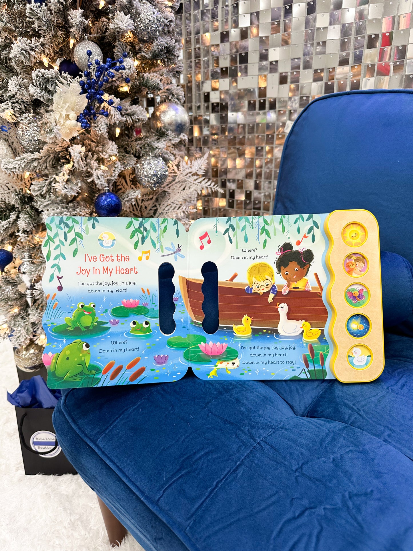 Jesus Loves Me! 5-Button Sound Book