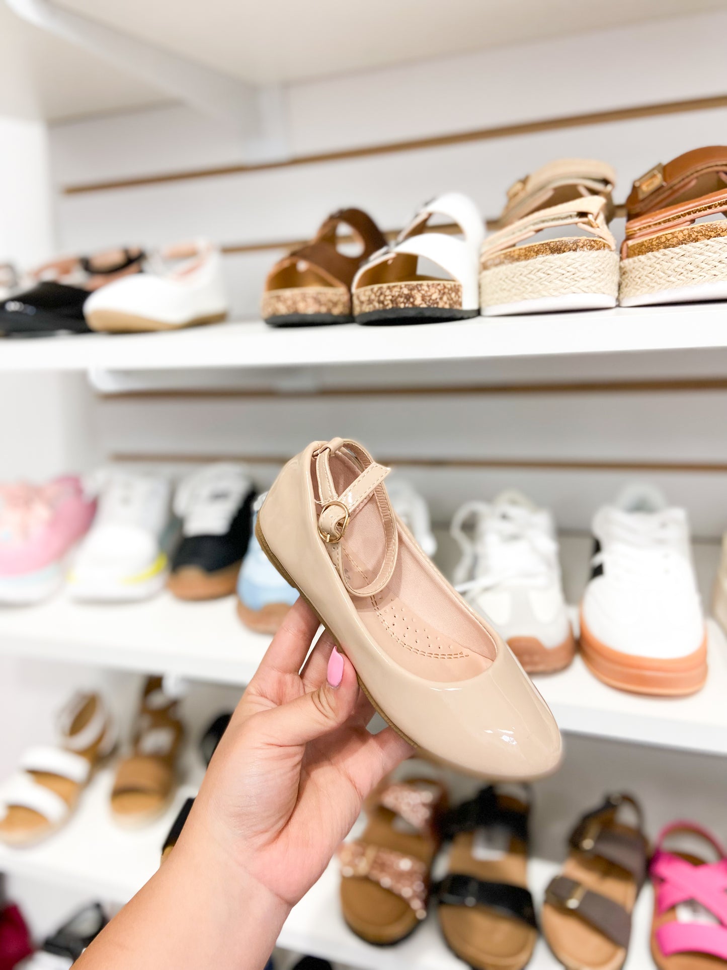 Girls Close Toe Dress Shoe