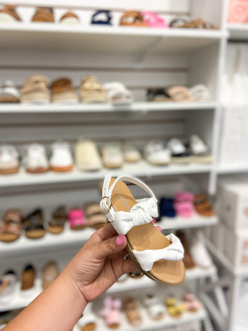 Flat Sandal With Knot