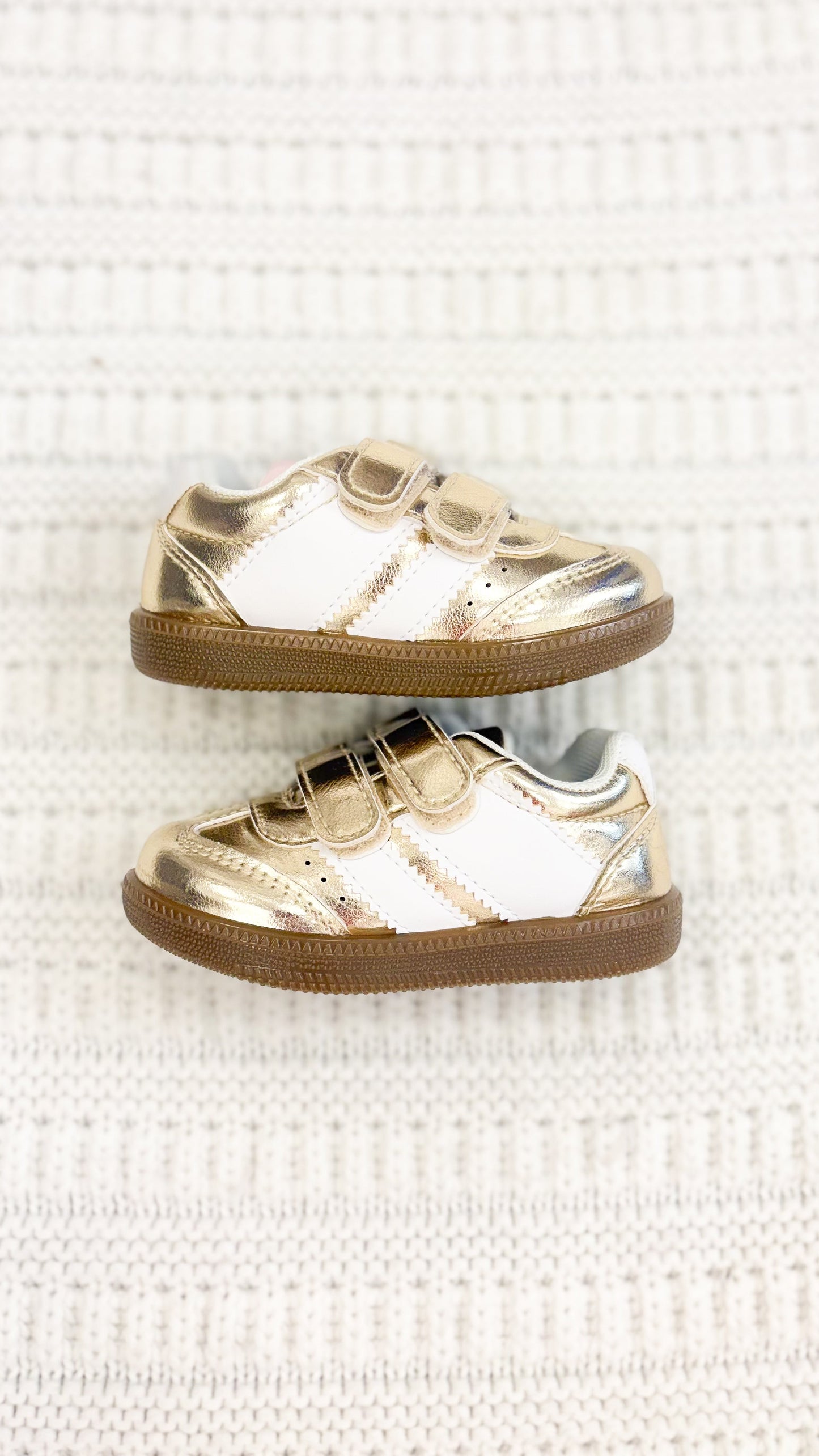 Sophie Toddler Girls Metallic Hook and Loop Sneakers