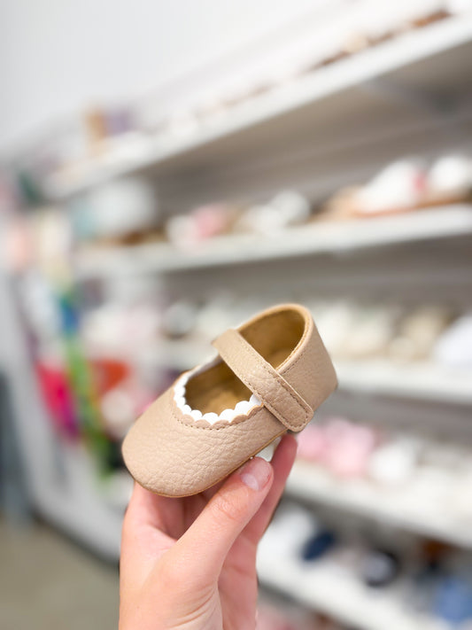 Infant Girl Scalloped Toe Mary Jane Shoe