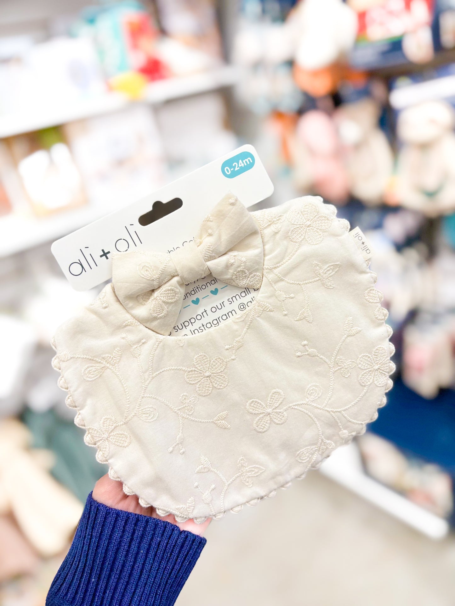 Cotton Double Sided Baby Bib (Eyelet Flowers)